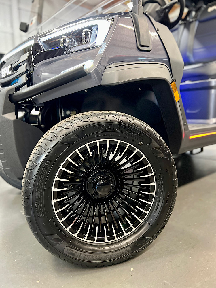 2026 EPIC E40FX - Metallic Charcoal - Image 2