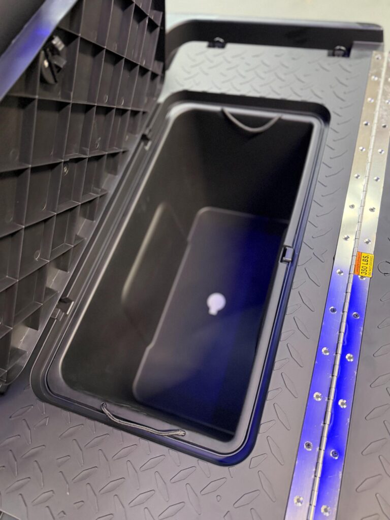 2026 EPIC E60FX - Pearl White - Image 2