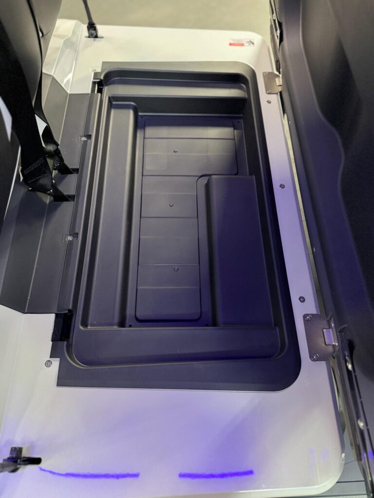 2026 EPIC E60FX - Pearl White - Image 5