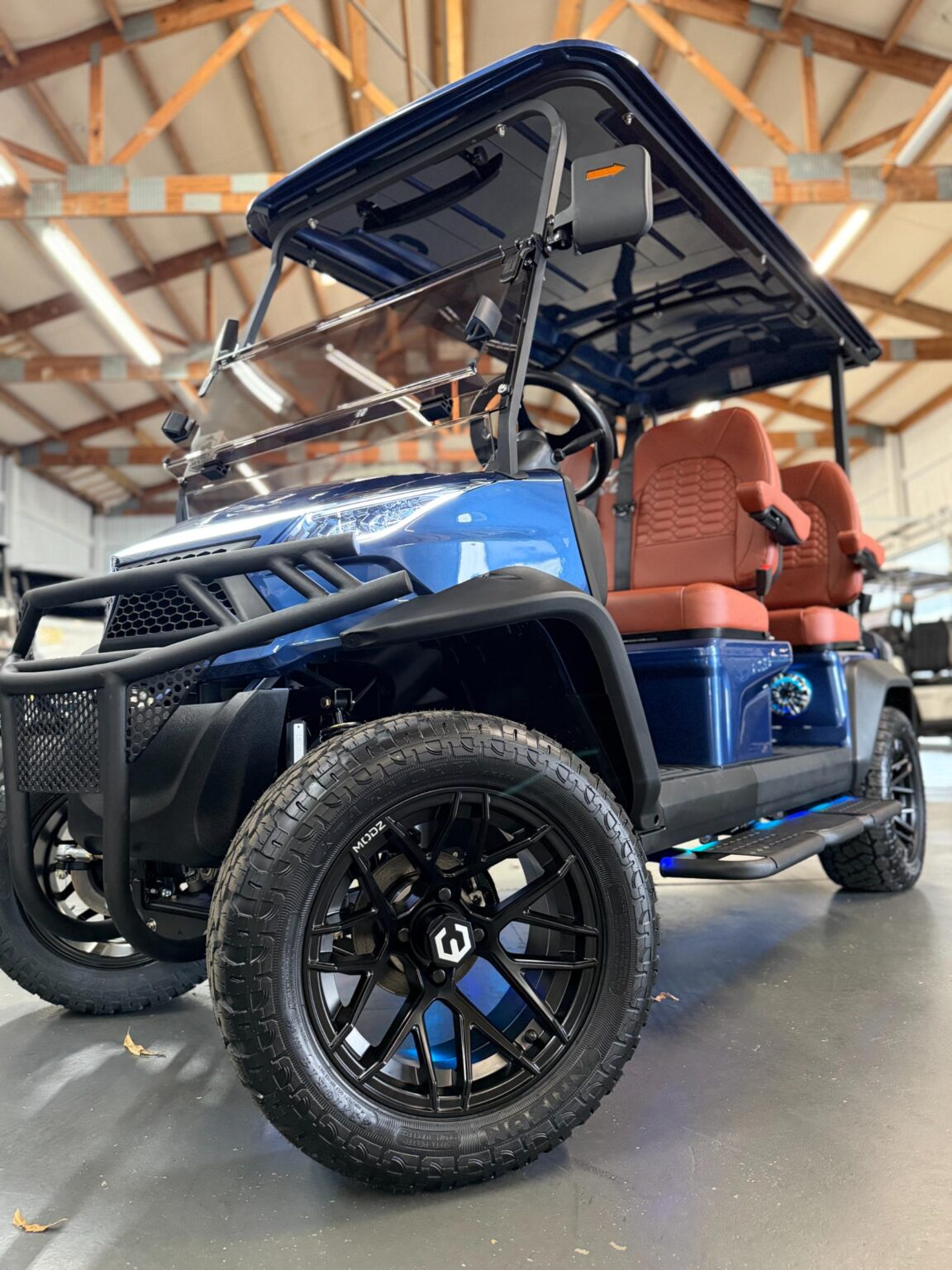 2026 Venom Stealth 4L - Metallic Blue - Brown Seats - Black Wheels - Image 9